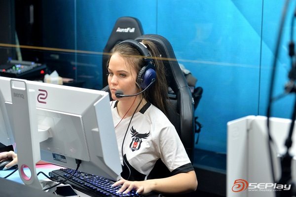 nest女子总决赛tyloo女队再胜sway晋级次轮